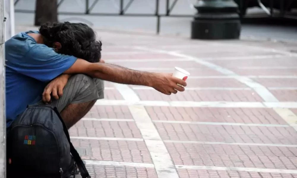 Ευρωβαρόμετρο: Φτώχεια και ακρίβεια τα μεγαλύτερα ζητήματα για τους ψηφοφόρους της ΕΕ